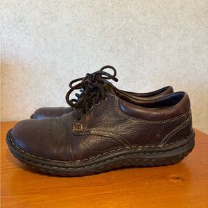 Born Ravine Women’s Leather oxfords pebble Brown Size 6 with leather laces